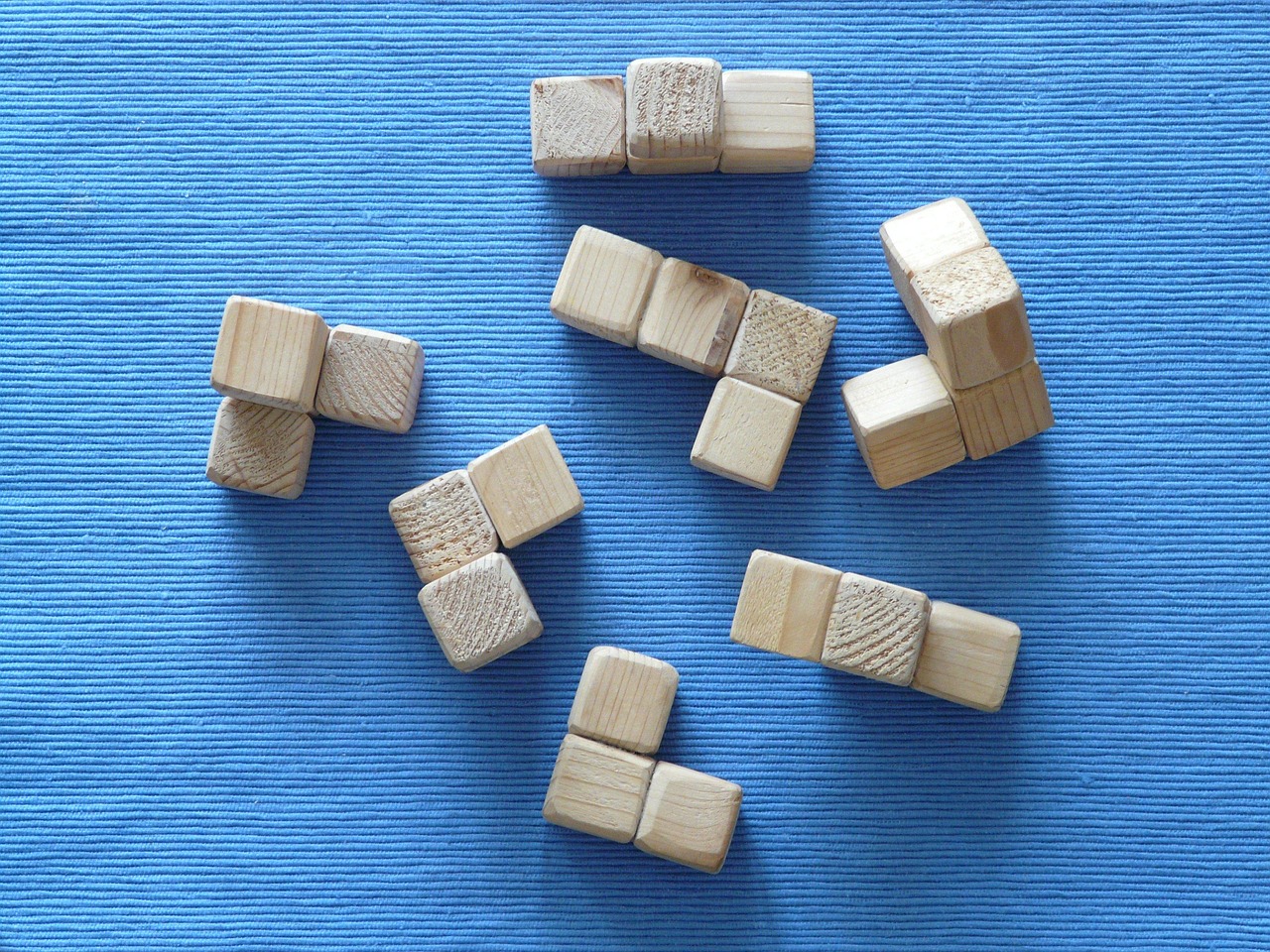 nachhaltiges holzspielzeug – umweltfreundlich, sicher und langlebig. perfekt für nachhaltiges spielen und kindliche entwicklung.