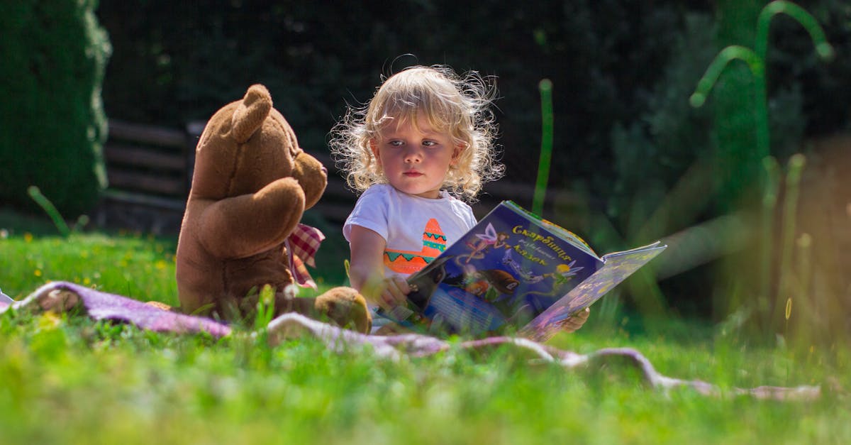 entdecken sie die faszinierende entwicklung ihres babys! von den ersten monaten bis zum kleinkindalter - erfahren sie, wie sich ihr baby sowohl körperlich als auch geistig entfaltet und welche meilensteine dabei wichtig sind.