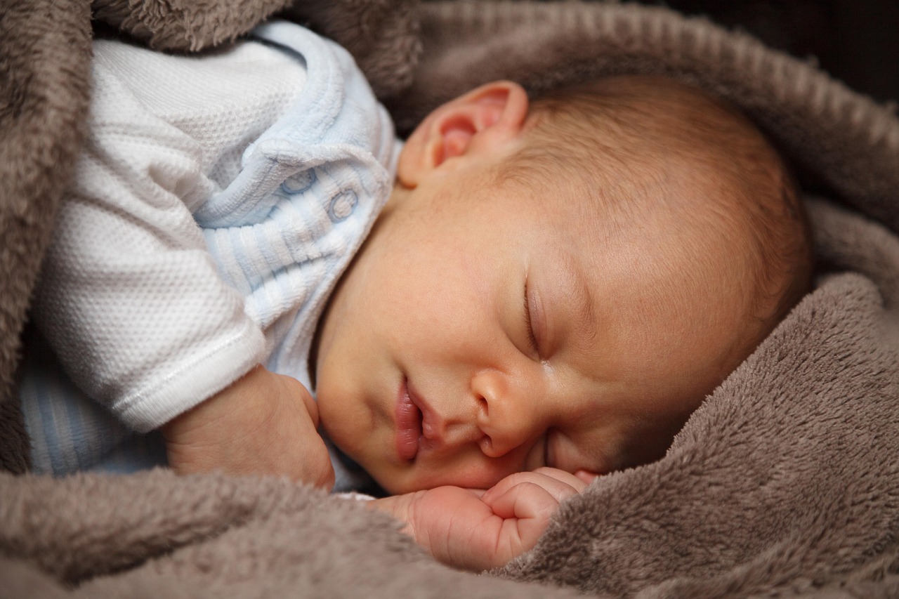 entdecken sie unverzichtbare babyartikel für das wohlbefinden und die sicherheit ihres babys – von kleidung über pflegeprodukte bis zu spielzeug.