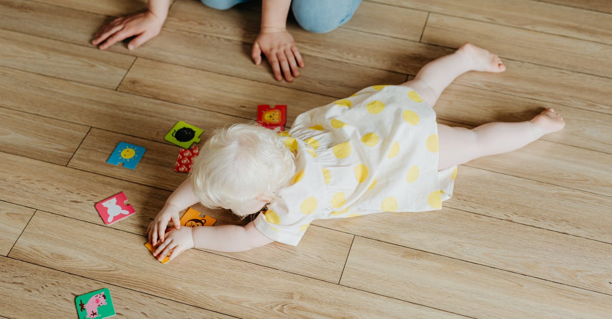 Krabbeln: Der erste Schritt zur motorischen Entwicklung von Babys