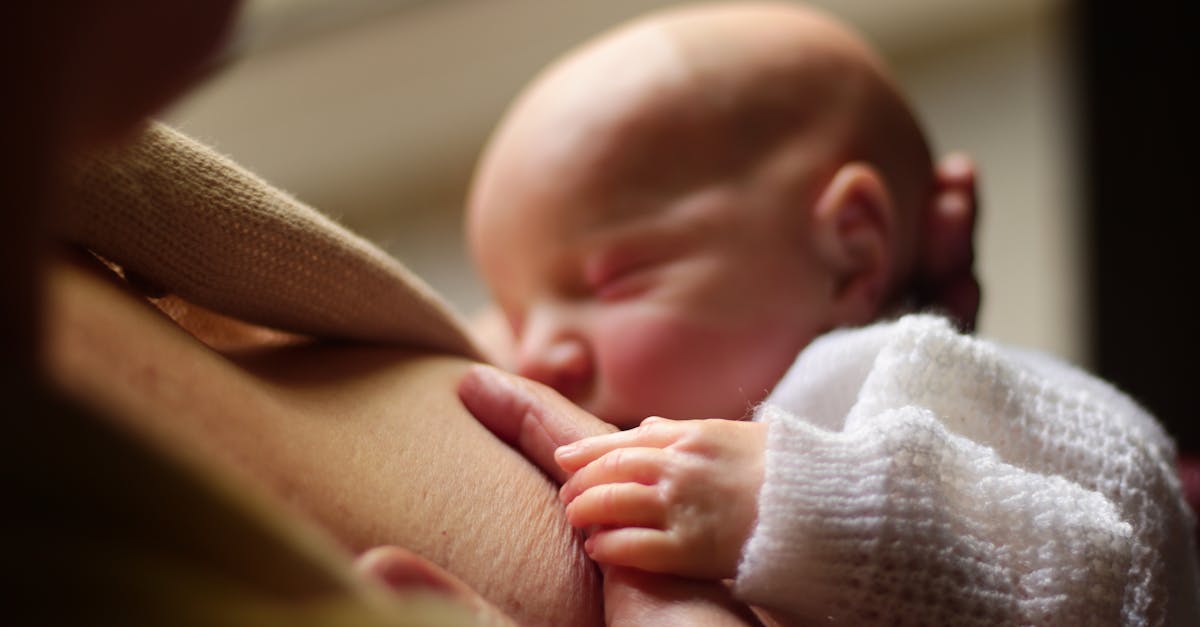 Mutter-Kind-Bindung: Die Bedeutung einer starken emotionalen Verbindung für die kindliche Entwicklung