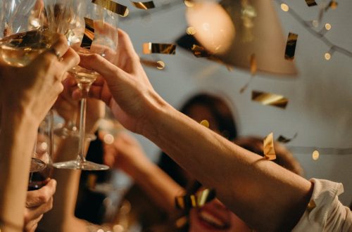entdecken sie, wie sie besondere momente mit unvergesslichen feiern zelebrieren können. von geburtstagsfeiern bis hin zu jubiläen - lassen sie sich inspirieren und planen sie ihre perfekte feier!