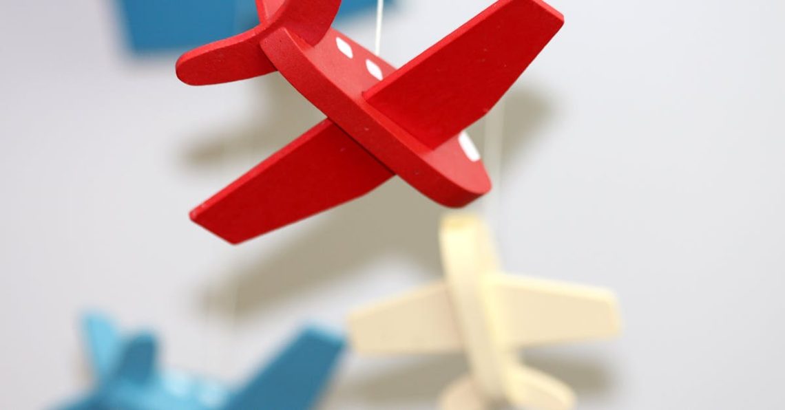 entdecken sie kreative und inspirierende ideen zur dekoration von kinderzimmern. schaffen sie einen spielerischen und einladenden raum, der die fantasie ihrer kleinen beflügelt!