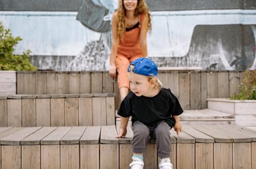entdecken sie die besten tipps und ressourcen für die ersten schritte ihres kleinkindes. lernen sie, wie sie ihr kind beim laufenlernen unterstützen können, um vertrauen und sicherheit zu fördern.