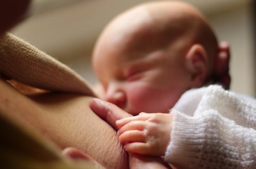 entdecken sie die besondere verbindung zwischen mutter und kind, die durch liebe, vertrauen und gemeinsames wachstum geprägt ist. erfahren sie, wie diese beziehung die entwicklung eines kindes beeinflusst und das leben beider bereichert.
